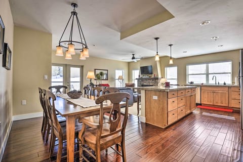 Living Room | Free WiFi