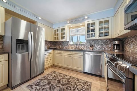 Family Tides - Beachfront Holiday Isle Pet-Friendly Townhome in Destin, FL - Bliss Beach Rentals