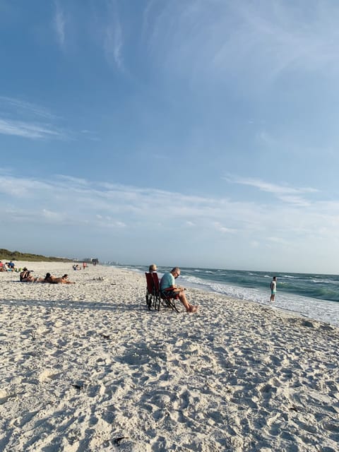 Beach nearby, sun loungers, beach towels