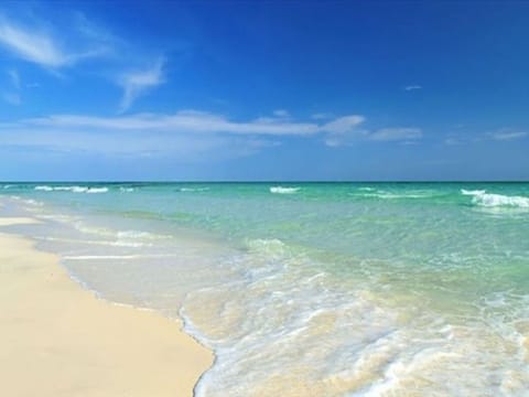 Beach nearby, sun loungers, beach towels