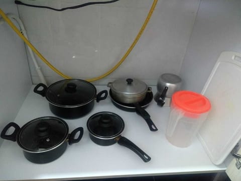 Microwave, coffee/tea maker, cookware/dishes/utensils, lobster pot