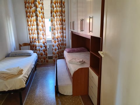 2 bedroom