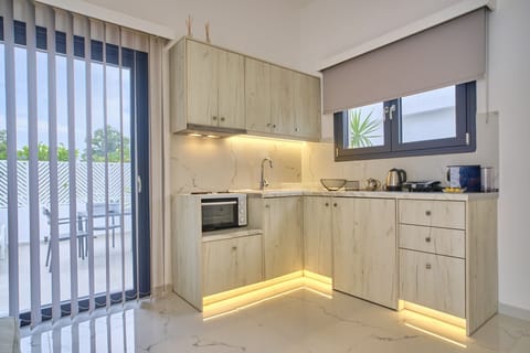 Èmar honeymoon suite Arillas Corfu Kitchen