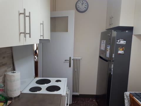 Fridge, microwave, oven, coffee/tea maker