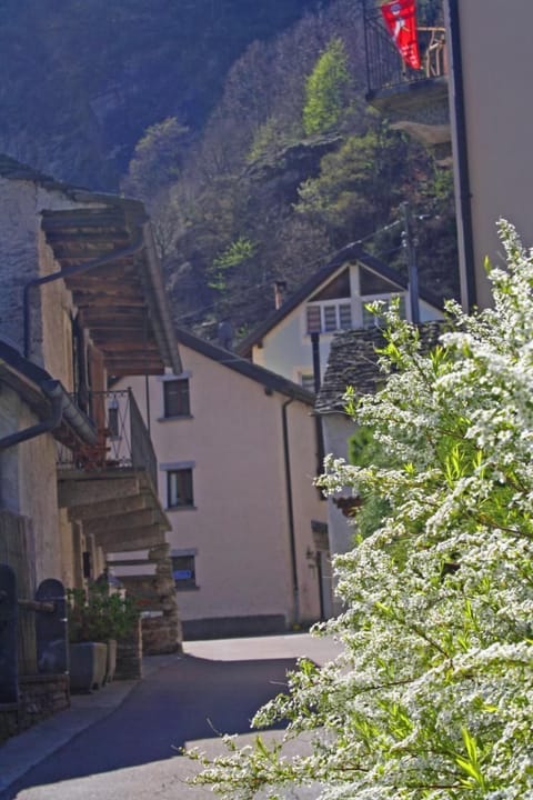 the romantic Casina Riga Rossa