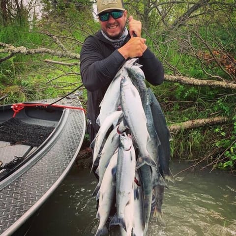 Quick access to great Middle Kenai River fishing!