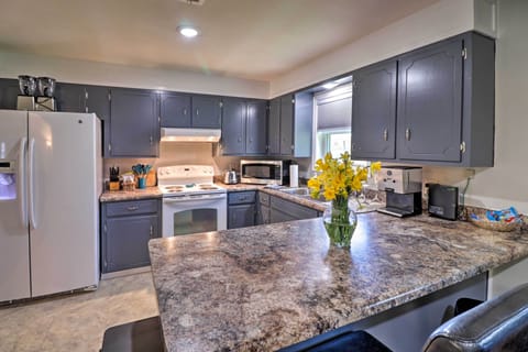 Fully Equipped Kitchen | Spices | Crock-Pot