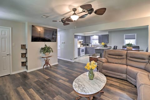 Living Room | Central A/C | Free WiFi