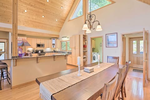 Dining Area | Dishware & Flatware