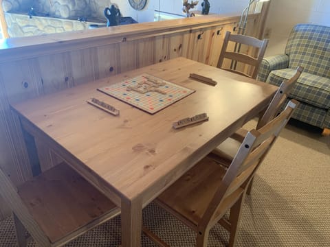 Game table