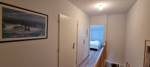 3 bedrooms, iron/ironing board, free WiFi, wheelchair access