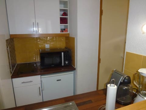 Fridge, microwave, coffee/tea maker