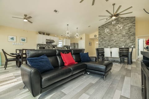 Living Room | Free WiFi