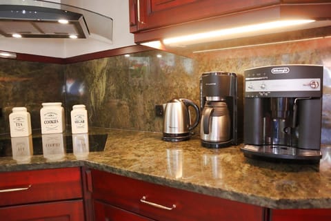 Fridge, microwave, dishwasher, coffee/tea maker