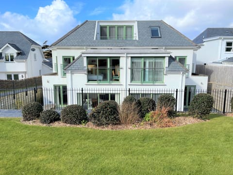 Point View to the rear - 3 Point View is the middle left apartment in this photo