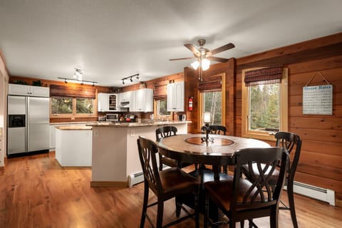 Dining area in kitchen