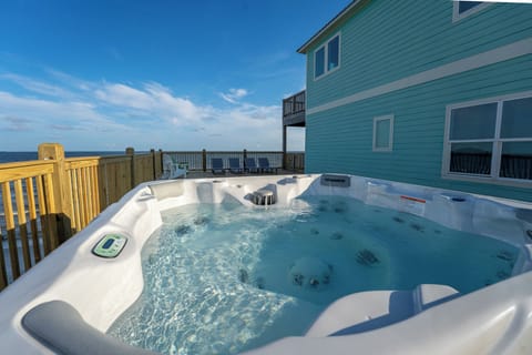 Moasis Hot Tub with Gulf View