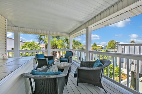 Spacious balcony with plenty of seating
