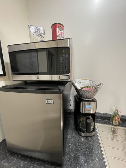 Fridge, microwave, oven, coffee/tea maker