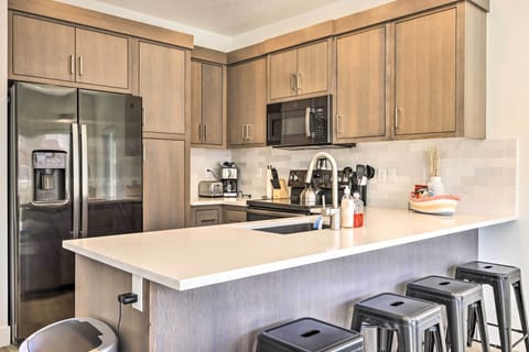 Breakfast Bar | Drip Coffee Maker | Coffee Grinder