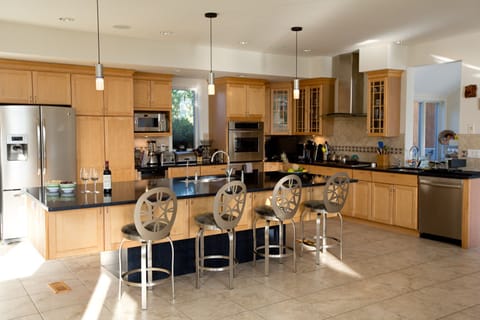 Dining tables, kitchen islands