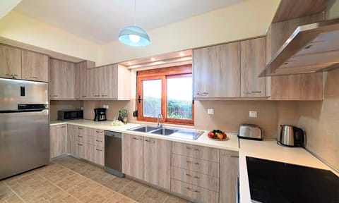 Kitchen area. Grand View Villa | HotelPraxis Group