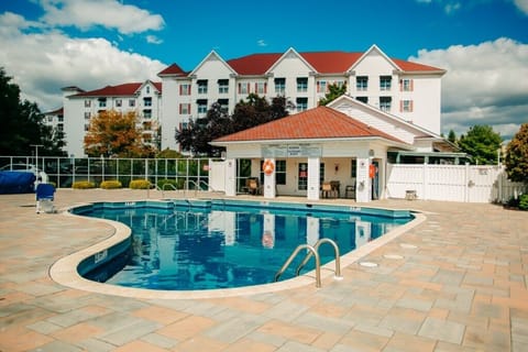 Seasonal outdoor pool, a heated pool