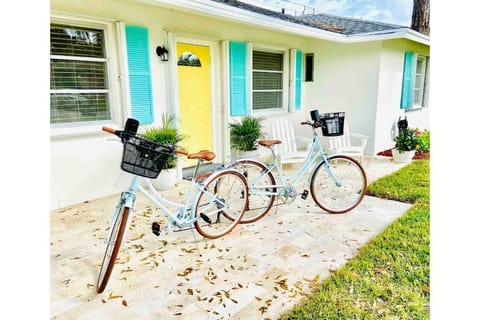 Enjoy these two bikes with baskets and drink holders