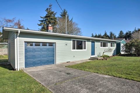 North Bend Vacation Rental | 3BR | 1BA | 1,092 Sq Ft | 1 Story | 2-Step Entry
