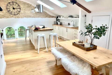 Open plan kitchen diner at Luxury Penthouse, Cotswolds