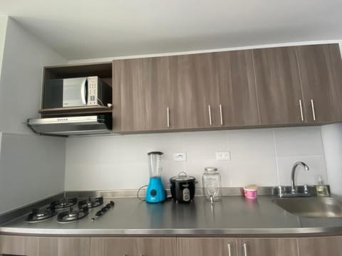 Microwave, oven, dishwasher, coffee/tea maker