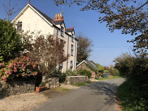 The main house with 4 bedrooms sleeping up to 10