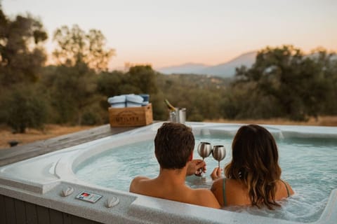 Outdoor spa tub