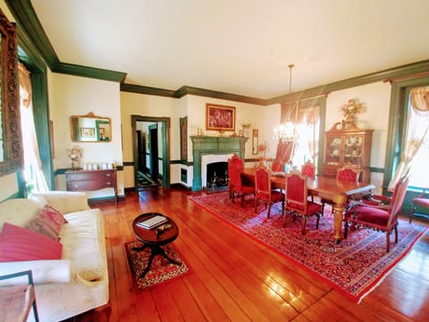 Fireplace, books, stereo