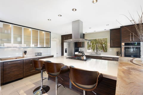 Stainless appliances and gas range