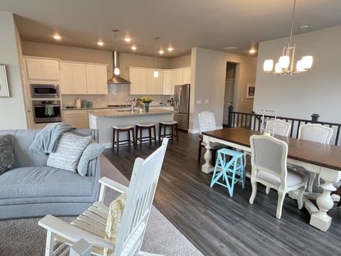 Open kitchen, dining room great room