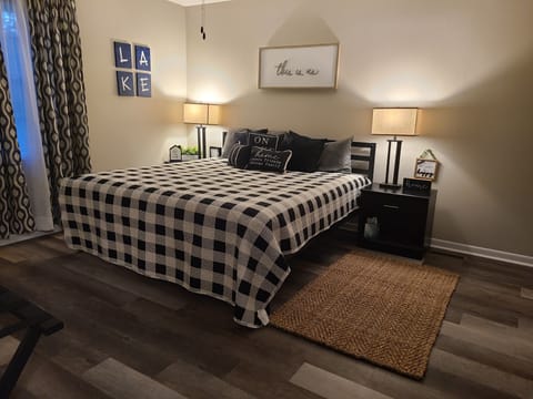 Master bedroom , premium king