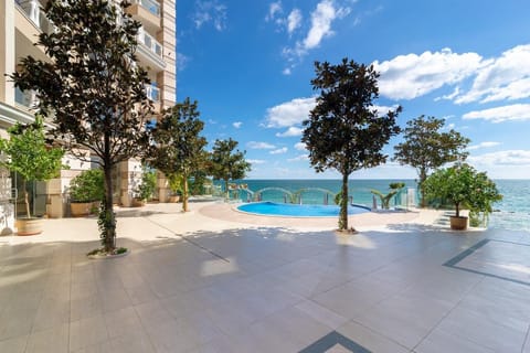 Indoor pool, outdoor pool