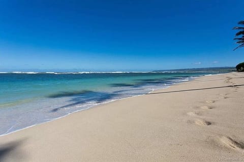 Beach nearby, sun loungers, beach towels