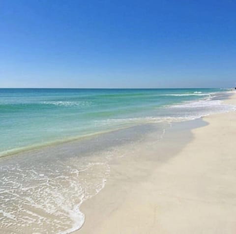 Beach nearby, sun loungers, beach towels