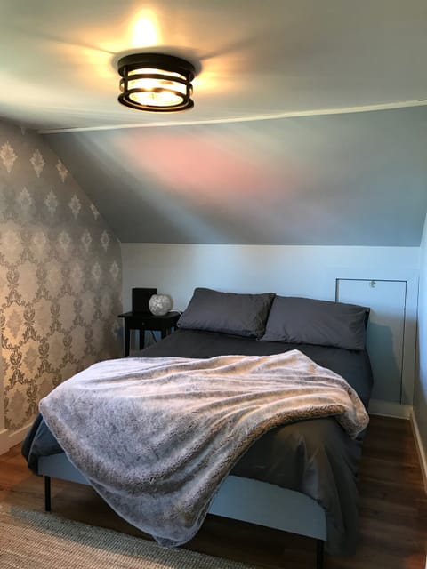 Up stairs bed room Queen with look out balcony , New mattress and bed for 2021 