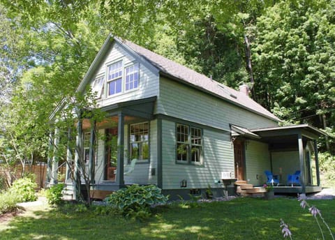 Cottage On Main | Proctorsville, VT | VacationRenter