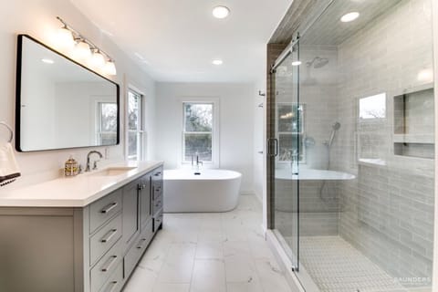 Combined shower/tub, towels, soap