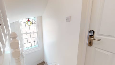 The Oxford Lodge Tour Oxford Lodge Communal Entrance