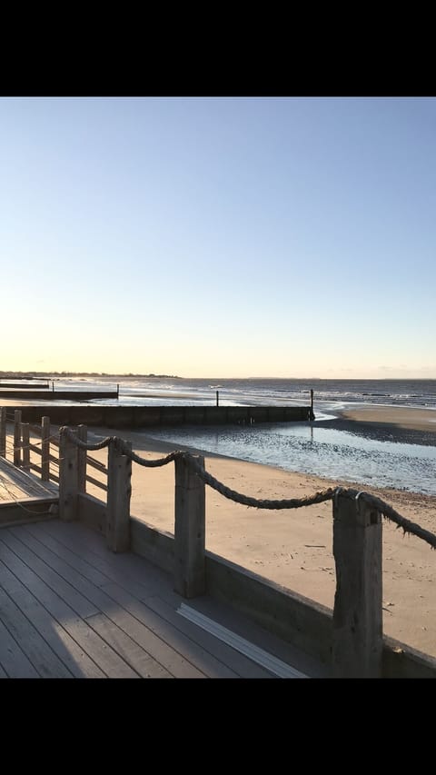 Beach nearby, sun loungers, beach towels