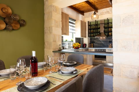 Cook up your family´s favourites in this luxury self-catering Villa.
