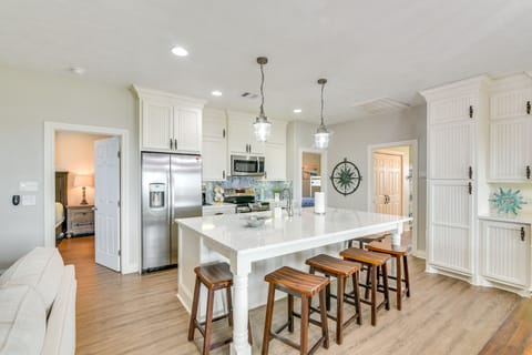 Kitchen | Fully Equipped | Blender | Standard Drip Coffee Maker