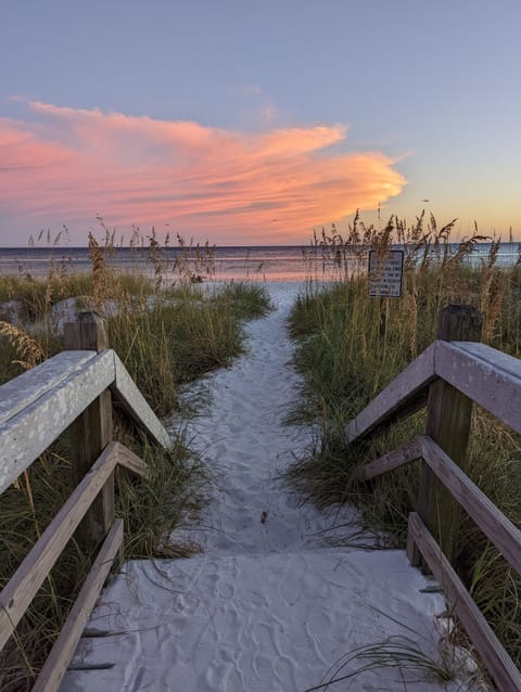 Beach nearby, sun loungers, beach towels