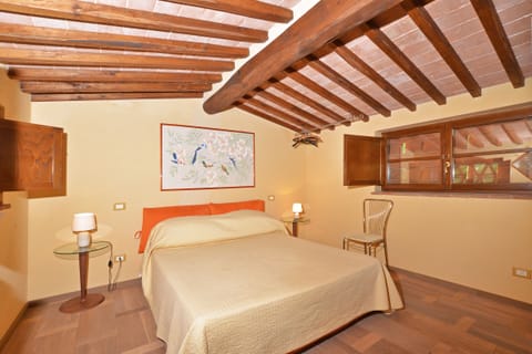 The double bedroom, in the upper level of dependance