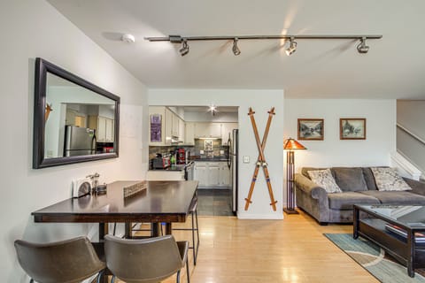 Dining Area | Dishware & Flatware